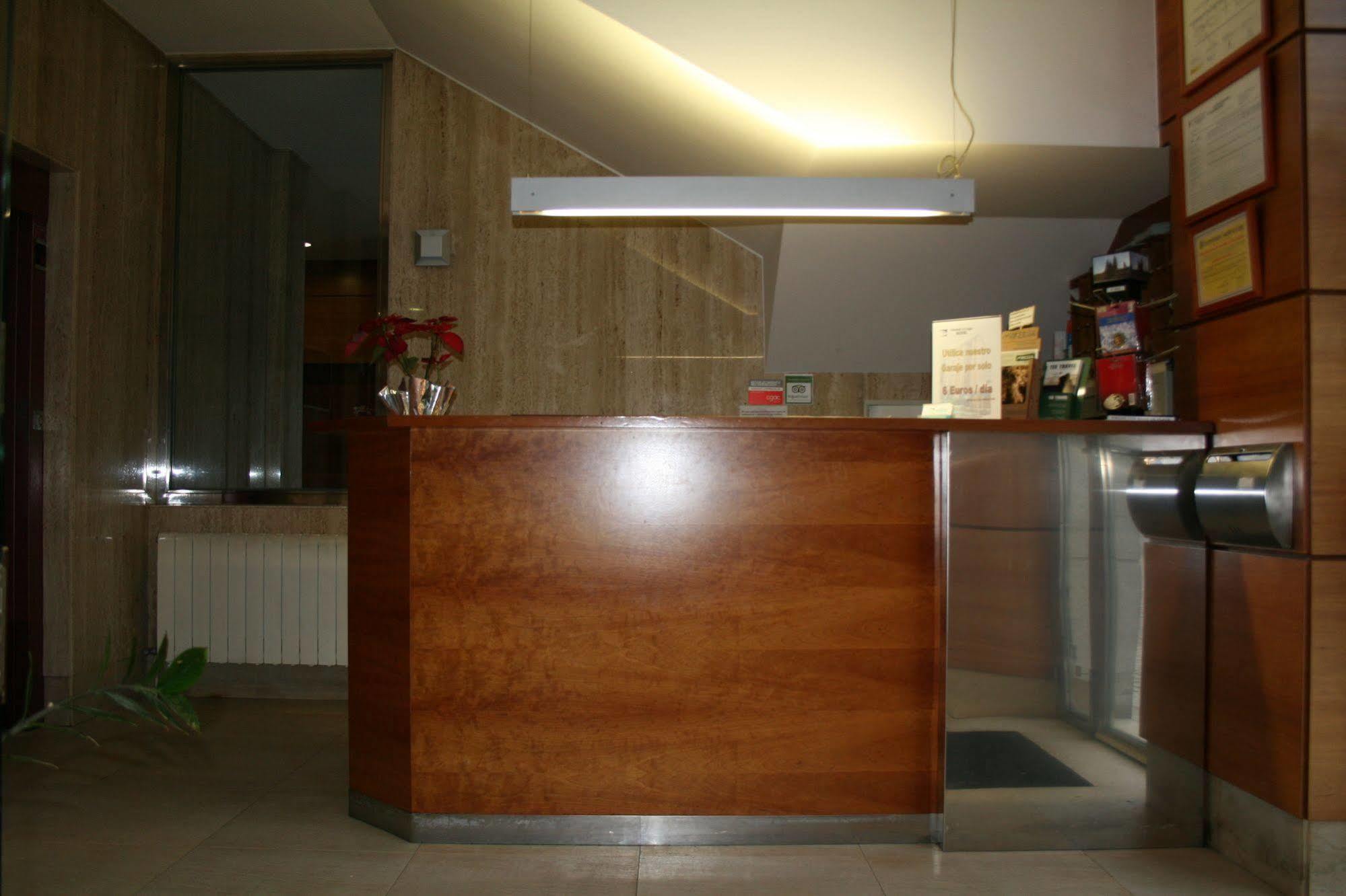 Hotel Apartamentos Ciudad De Lugo Exterior photo